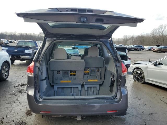 2011 Toyota Sienna LE