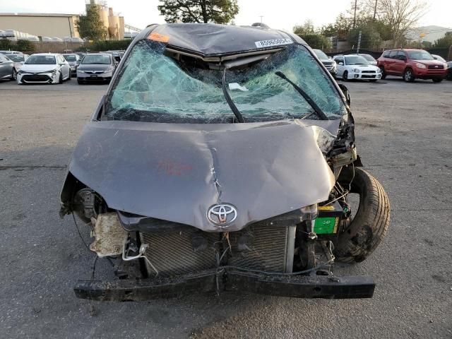 2013 Toyota Sienna LE