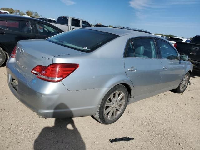 2005 Toyota Avalon XL