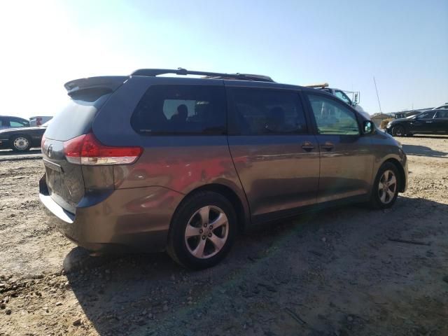 2013 Toyota Sienna LE