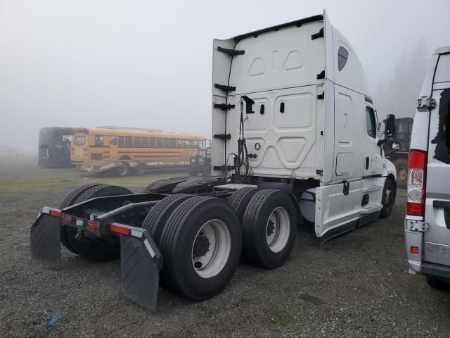 2021 Freightliner Cascadia 126