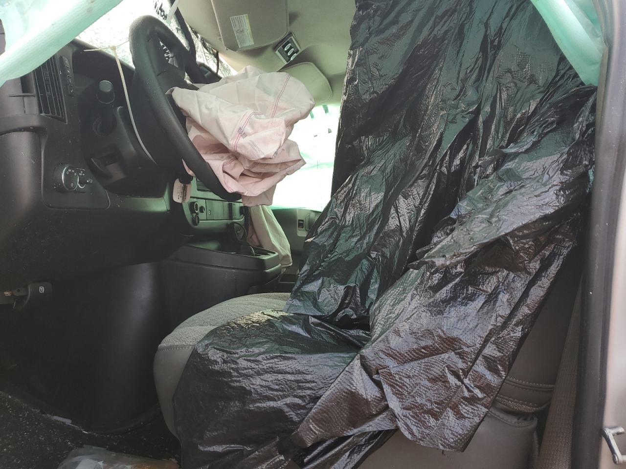 2023 Chevrolet Express G2500 LS