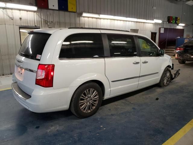 2015 Chrysler Town & Country Touring L