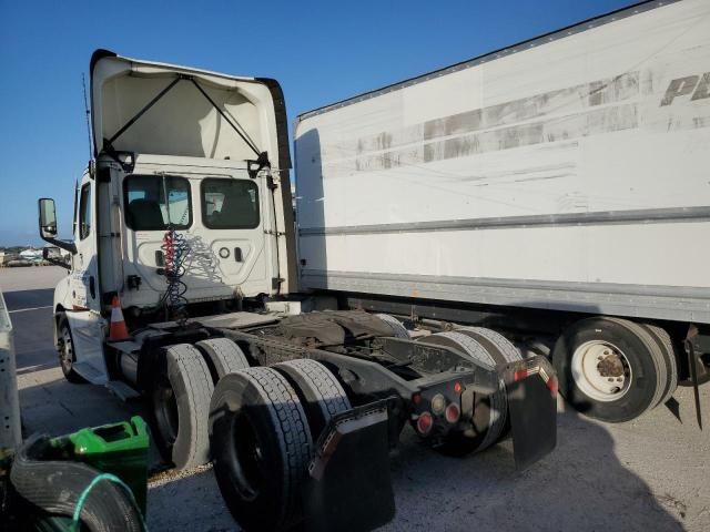 2020 Freightliner Cascadia 126