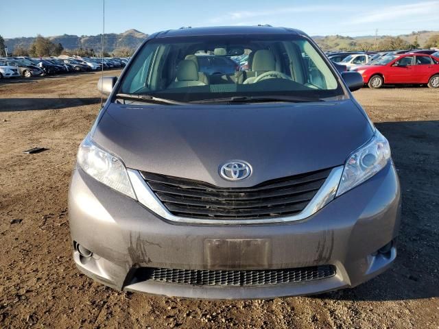 2014 Toyota Sienna LE