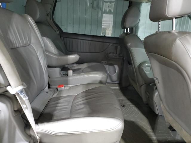 2010 Toyota Sienna XLE