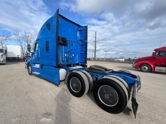 2021 Freightliner Cascadia 126