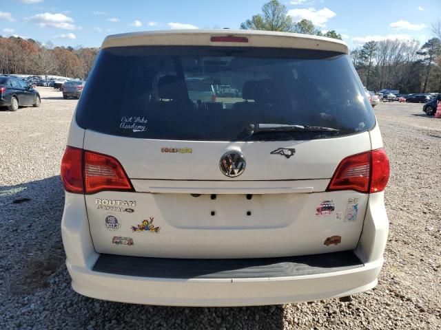 2011 Volkswagen Routan SE