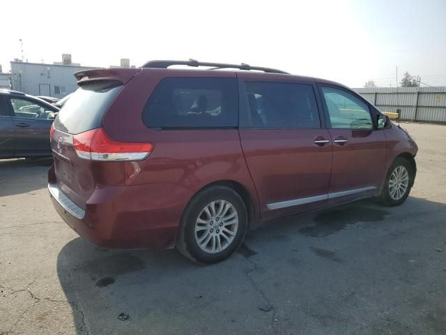 2012 Toyota Sienna XLE