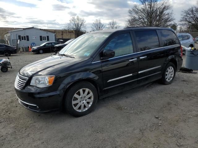 2016 Chrysler Town & Country Touring