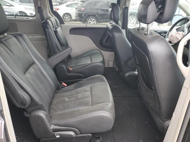 2015 Chrysler Town & Country Touring L