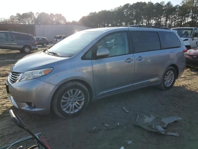 2012 Toyota Sienna XLE