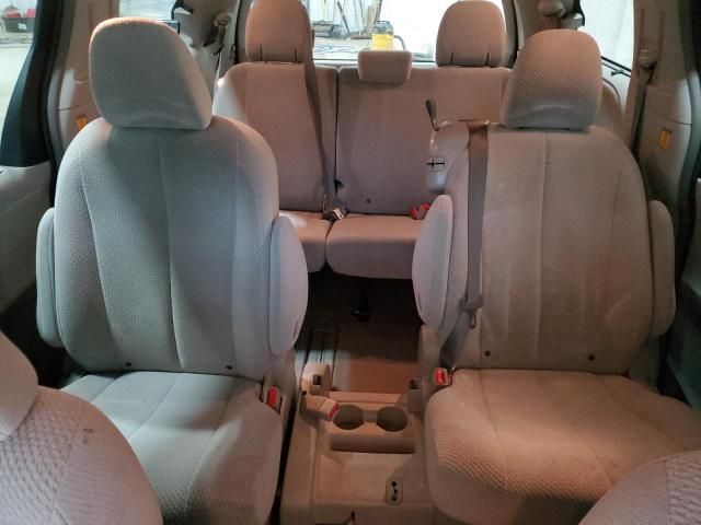 2011 Toyota Sienna LE