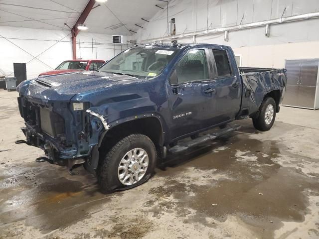 2022 Chevrolet Silverado K3500 LT