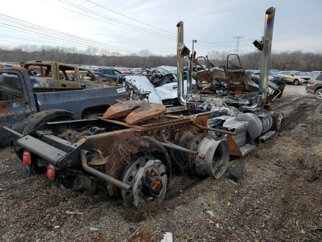 2010 Kenworth Construction T680