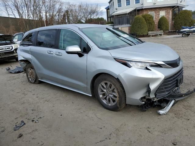 2021 Toyota Sienna LE