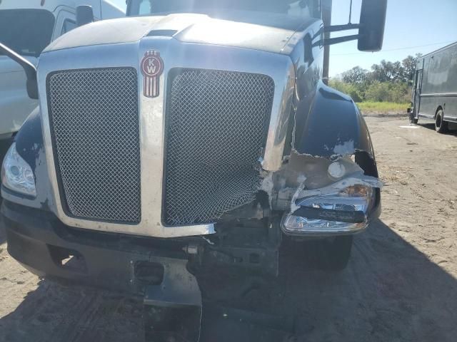 2020 Kenworth Construction T680