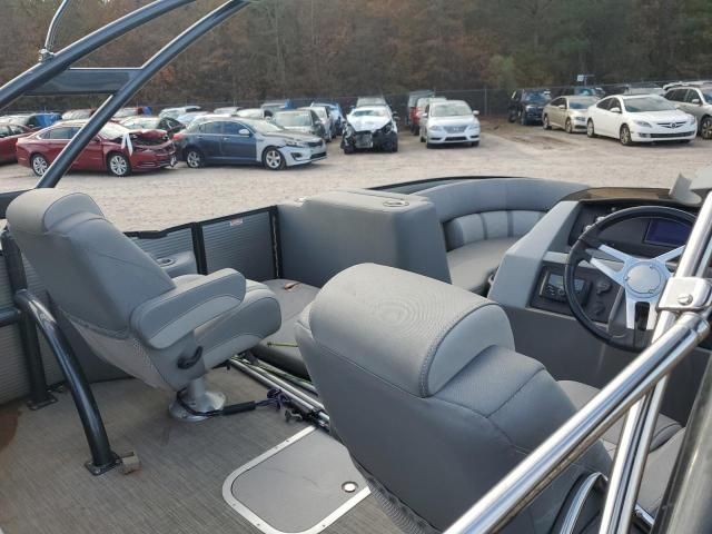 2021 Bennington Marine Boat