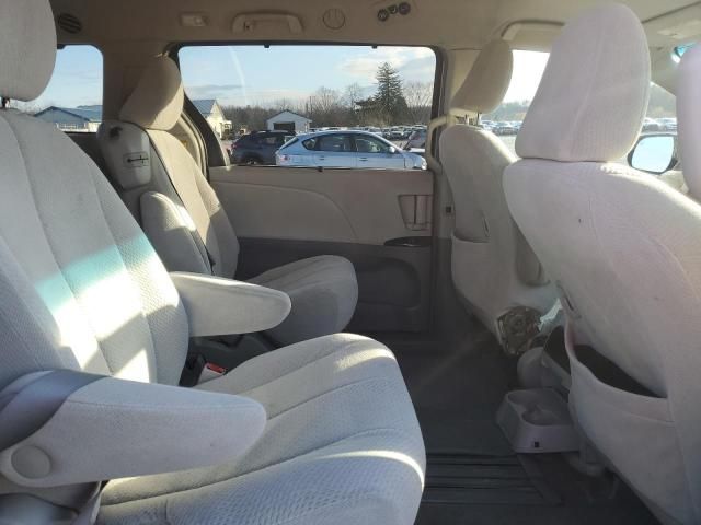 2011 Toyota Sienna LE