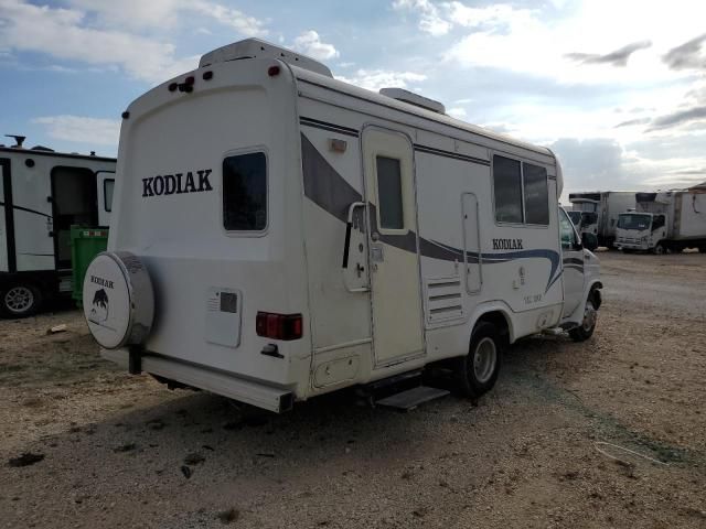 2001 Ford Econoline E350 Super Duty Cutaway Van