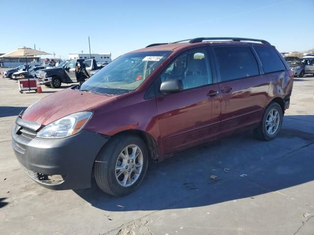 2004 Toyota Sienna LE