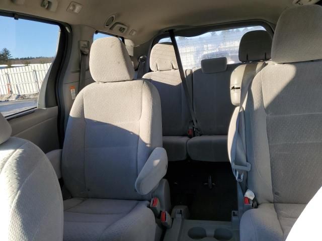 2015 Toyota Sienna LE