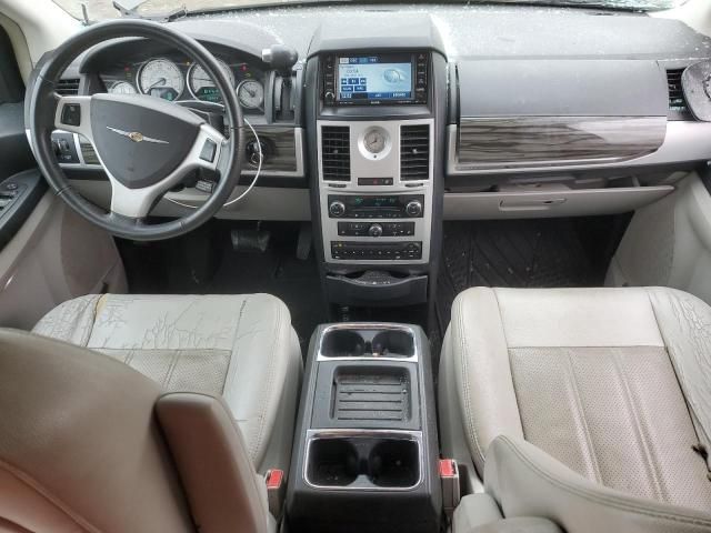 2010 Chrysler Town & Country Touring