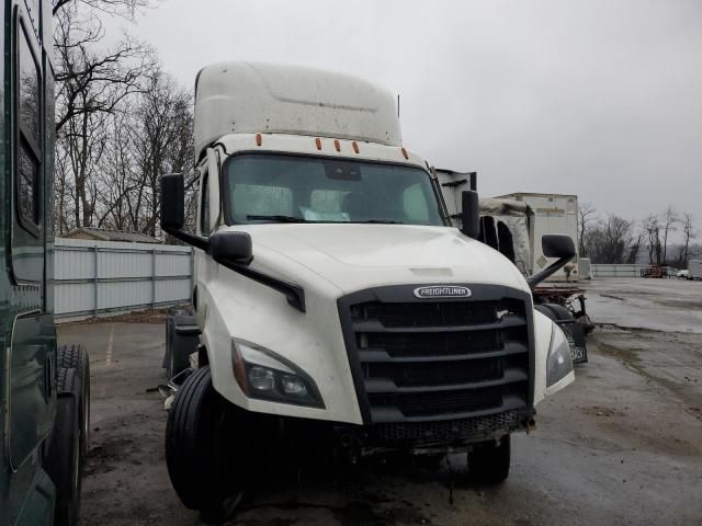 2024 Freightliner Cascadia 126