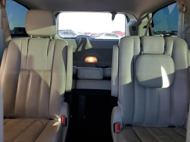 2013 Chrysler Town & Country Touring