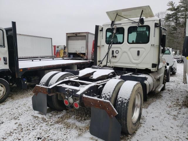 2018 Freightliner Cascadia 125