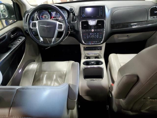 2013 Chrysler Town & Country Touring L