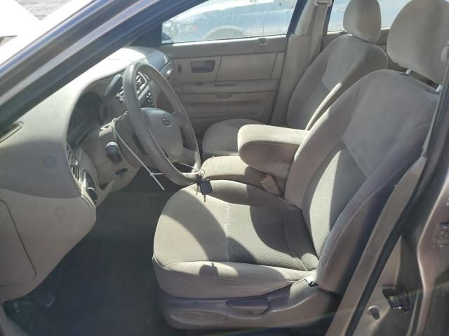 2005 Ford Taurus SE