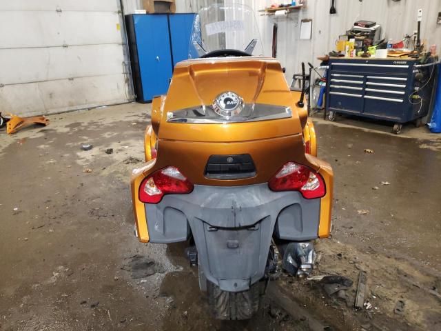 2014 Can-Am Spyder Roadster RT