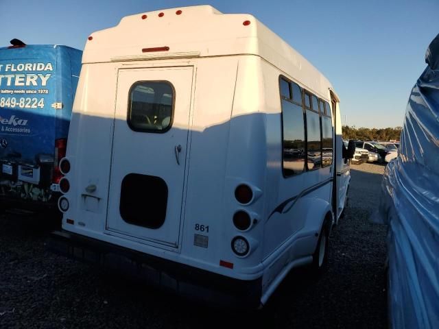 2009 Ford Econoline E350 Super Duty Cutaway Van