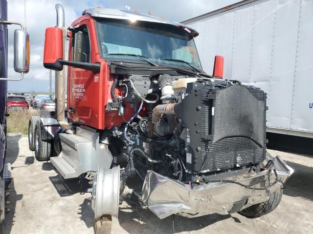 2023 Peterbilt 567