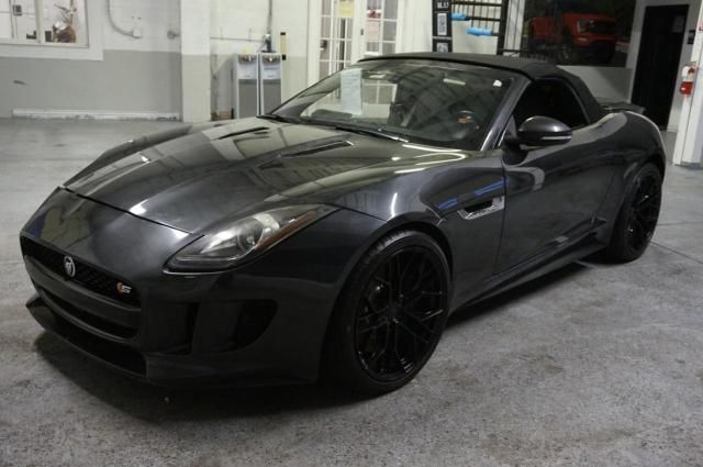 2014 Jaguar F-TYPE V8 S