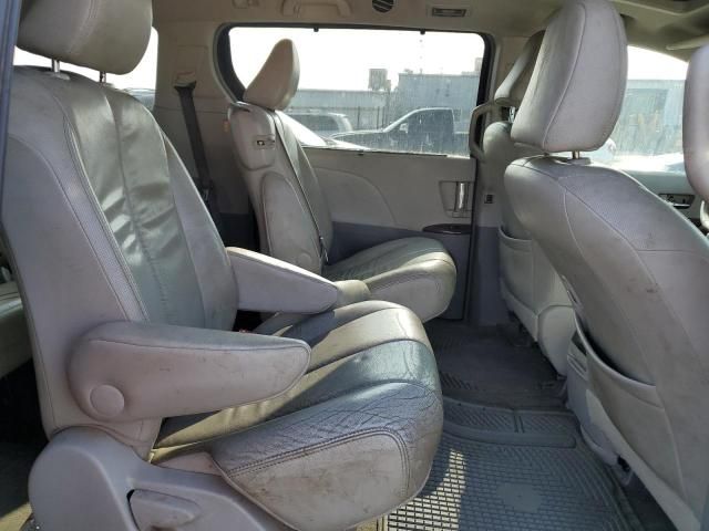 2012 Toyota Sienna XLE