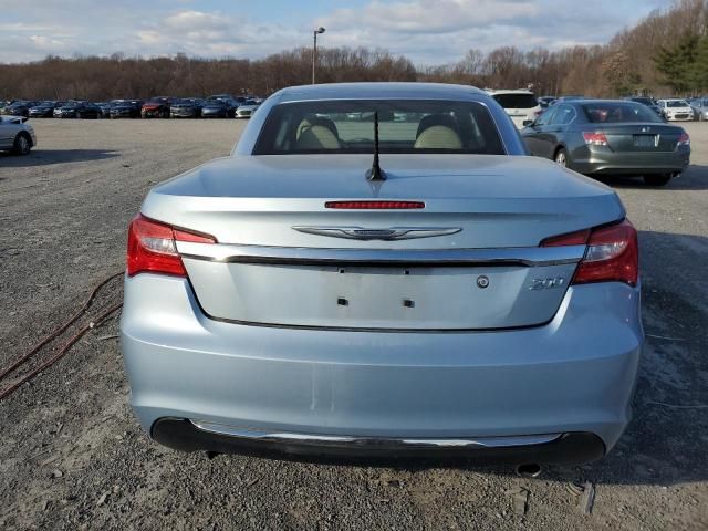 2013 Chrysler 200 Limited