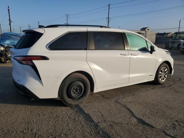 2021 Toyota Sienna LE