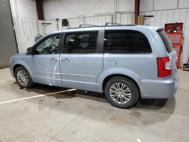 2013 Chrysler Town & Country Touring L