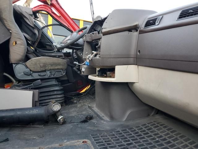 2013 Volvo VN VNL