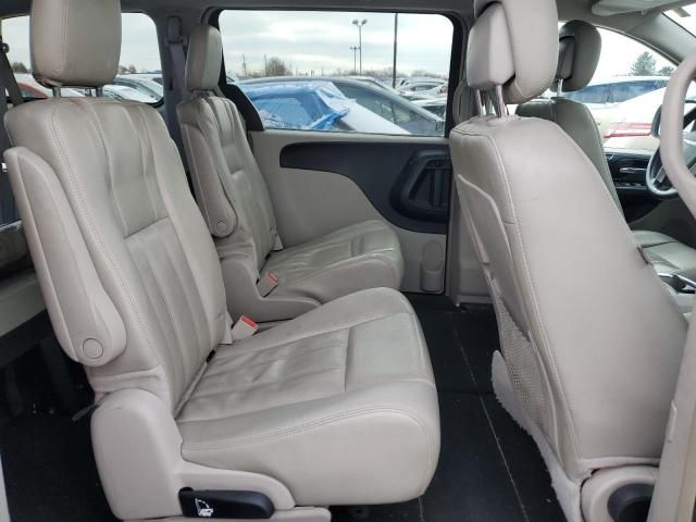 2013 Chrysler Town & Country Touring