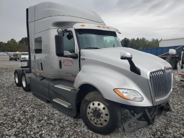 2018 International LT625