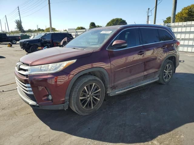 2017 Toyota Highlander SE