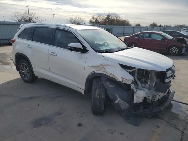 2017 Toyota Highlander SE