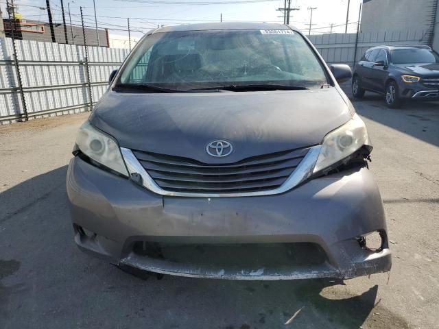 2017 Toyota Sienna LE