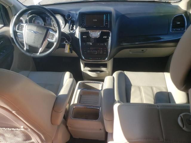 2013 Chrysler Town & Country Touring