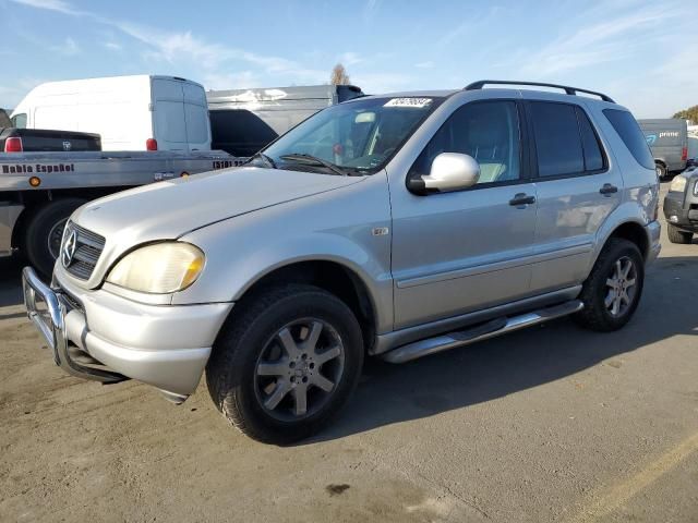 2000 Mercedes-Benz ML 430