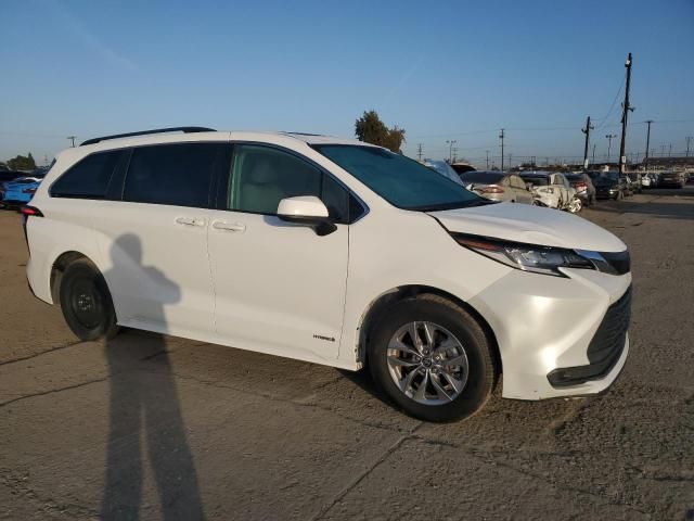 2021 Toyota Sienna LE