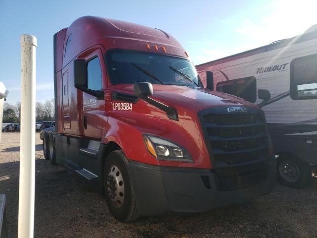 2020 Freightliner Cascadia 126